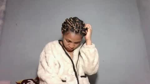 yolandrina05 online show from 09-24-25, 05:16