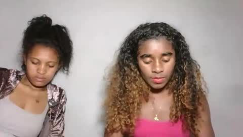 yolandrina05 online show from 10-15-25, 08:14