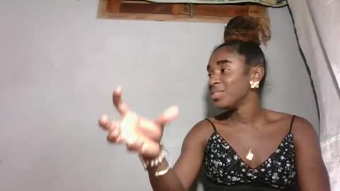 yolandrina05 online show from 10-29-25, 08:54