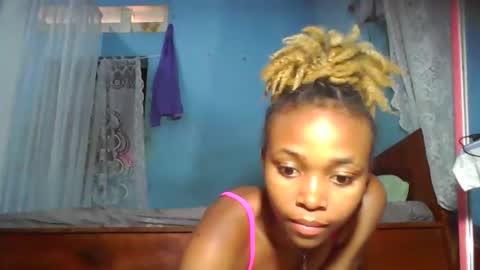 yolandrina90 online show from 09-30-25, 11:48