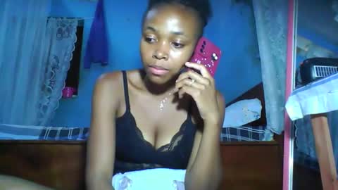 yolandrina90 online show from 10-01-25, 12:11