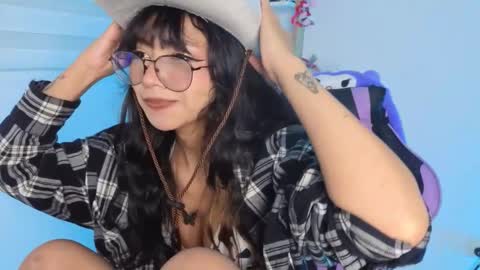 Yommi Winx online show from 01-16-26, 07:23