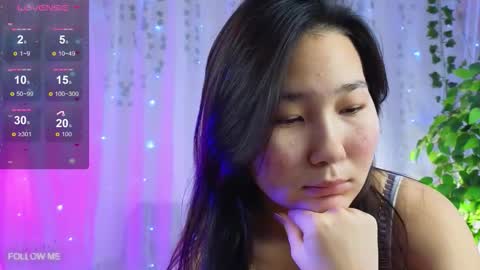 Snapshot of yoon_mii chatting on 10-20-25, 07:42 i am Yoon online show from 10-20-25, 07:42