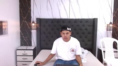 Snapshot of yordi_alpha chatting on 12-05-25, 11:52 Yordi online show from 12-05-25, 11:52