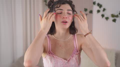 Snapshot of you_fell_in_love chatting on 12-12-24, 07:30 Elizabeth brunette -- Darline blonde online show from 12-12-24, 07:30