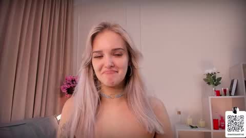 Snapshot of you_fell_in_love chatting on 02-21-25, 01:22 Elizabeth brunette -- Darline blonde online show from 02-21-25, 01:22