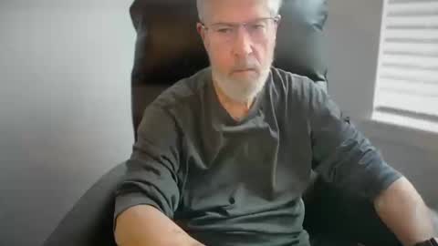 Colorado Guy Straight online show from 10-10-25, 02:05