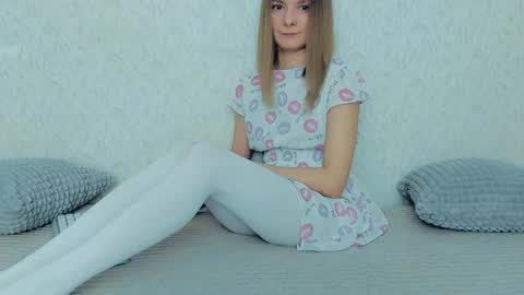 Lily online show from 01-17-25, 09:28
