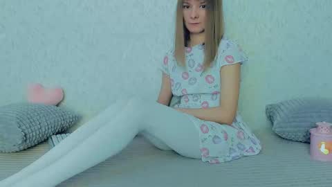 Lily online show from 02-16-25, 05:04