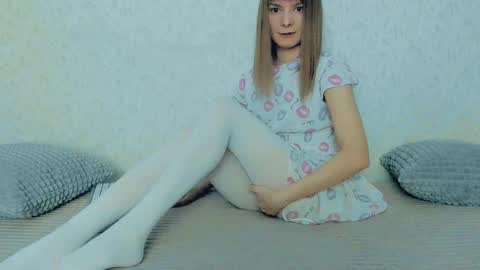 Lily online show from 02-19-25, 11:49