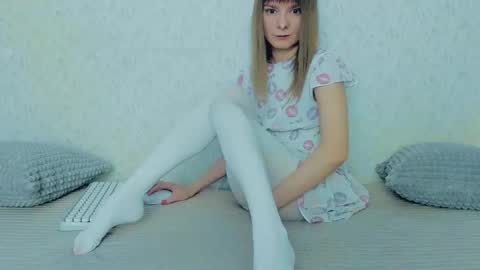 Lily online show from 02-23-25, 10:28