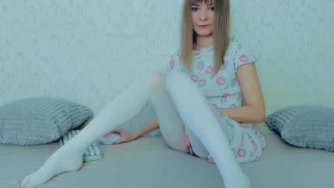 Lily online show from 03-05-25, 06:12