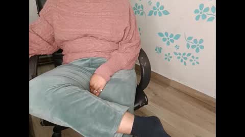 Snapshot of your_charming_baby chatting on 12-30-24, 06:31 your_charming_baby online show from 12-30-24, 06:31