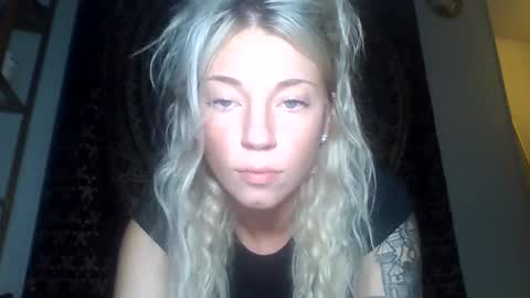 Snapshot of your_fav1 chatting on 10-16-25, 02:23 your_fav1 online show from 10-16-25, 02:23