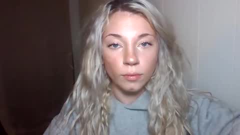 Snapshot of your_fav1 chatting on 10-25-25, 01:46 your_fav1 online show from 10-25-25, 01:46