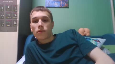 Snapshot of your_honeyy chatting on 12-14-25, 01:49 Mark online show from 12-14-25, 01:49