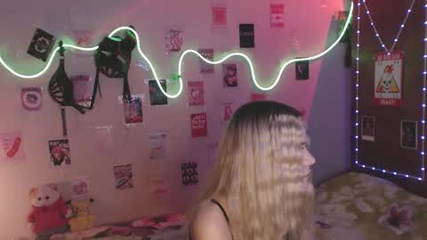 Your Horny Friends online show from 11-05-25, 10:26