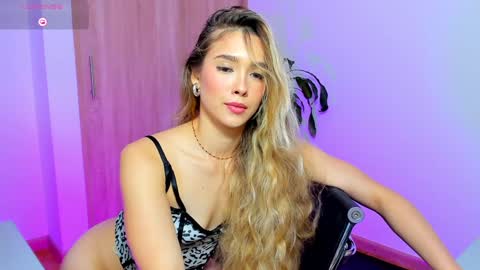 Snapshot of your_little_ chatting on 01-31-25, 12:40 your_little_ online show from 01-31-25, 12:40