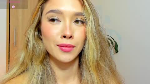 Snapshot of your_little_ chatting on 02-01-25, 01:20 your_little_ online show from 02-01-25, 01:20