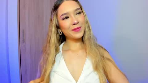 Snapshot of your_little_ chatting on 02-18-25, 10:05 your_little_ online show from 02-18-25, 10:05