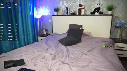 Mary online show from 10-11-25, 09:35