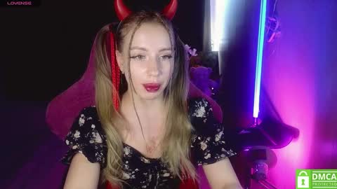 Snapshot of your_psychologist chatting on 03-12-25, 03:13 Alice online show from 03-12-25, 03:13