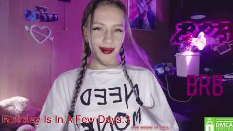 Snapshot of your_psychologist chatting on 09-15-25, 01:05 Alice online show from 09-15-25, 01:05