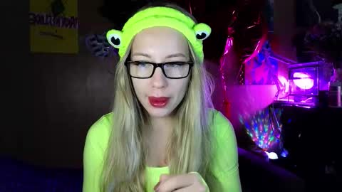 Snapshot of your_psychologist chatting on 09-26-25, 12:47 Alice online show from 09-26-25, 12:47