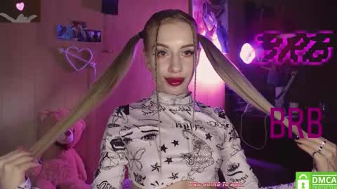 Snapshot of your_psychologist chatting on 09-29-25, 01:00 Alice online show from 09-29-25, 01:00