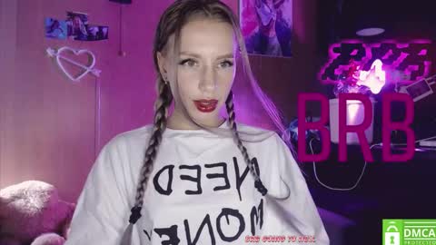 Snapshot of your_psychologist chatting on 10-31-25, 01:17 Alice online show from 10-31-25, 01:17