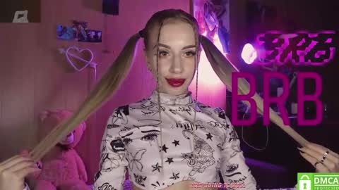 Snapshot of your_psychologist chatting on 11-20-25, 01:28 Alice online show from 11-20-25, 01:28