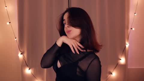 Luna online show from 02-19-25, 06:33