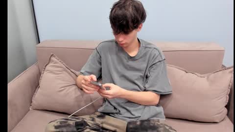 your_shy_guy online show from 10-17-25, 01:20