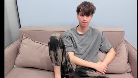 your_shy_guy online show from 10-18-25, 08:42