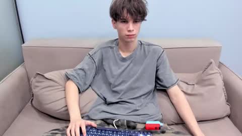 your_shy_guy online show from 02-09-26, 06:56