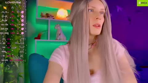 Snapshot of your_spring chatting on 10-27-25, 01:20 your_spring online show from 10-27-25, 01:20