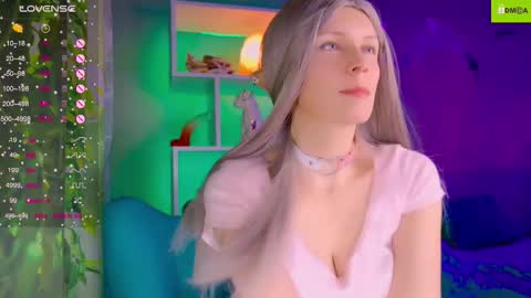 Snapshot of your_spring chatting on 10-28-25, 11:29 your_spring online show from 10-28-25, 11:29