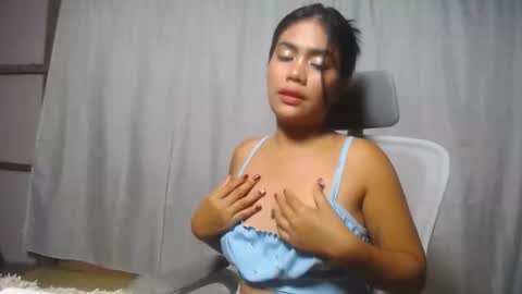 Snapshot of yourasian_sweetgurl69 chatting on 09-10-25, 02:22 A V A online show from 09-10-25, 02:22