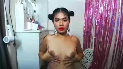 Snapshot of yourasian_sweetgurl69 chatting on 10-07-25, 07:16 A V A online show from 10-07-25, 07:16