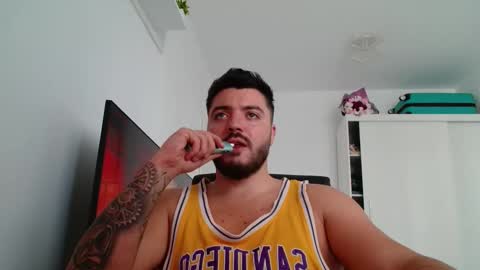 Crush online show from 10-11-25, 08:24