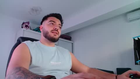 Crush online show from 11-22-25, 02:05