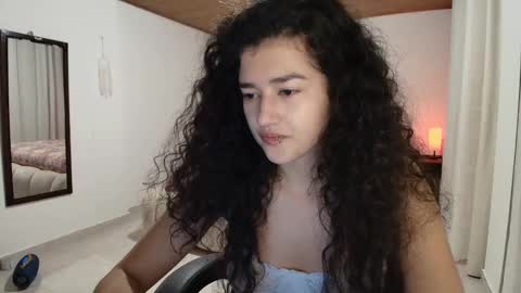 Snapshot of yourdreamgirl2025 chatting on 10-31-25, 12:22 yourdreamgirl2025 online show from 10-31-25, 12:22