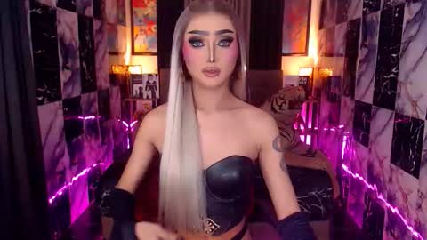 Snapshot of yourdreampinayx chatting on 01-16-26, 08:24 Kath Harper online show from 01-16-26, 08:24