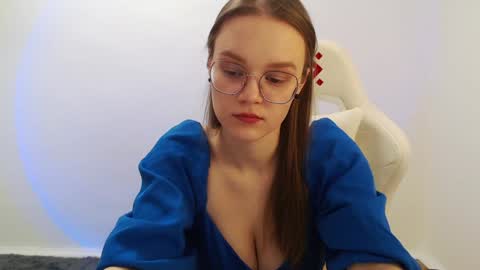 Snapshot of yourdreamray chatting on 01-31-25, 09:05 Lana online show from 01-31-25, 09:05