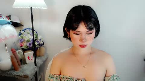 PrettyElla online show from 11-09-25, 11:47