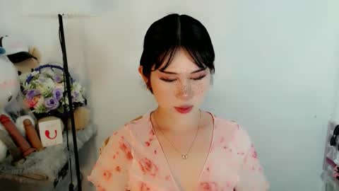 PrettyElla online show from 11-21-25, 12:15