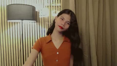 Snapshot of yourfavoratevivian chatting on 11-07-25, 12:16 Vivian online show from 11-07-25, 12:16