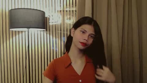 Snapshot of yourfavoratevivian chatting on 11-08-25, 12:22 Vivian online show from 11-08-25, 12:22