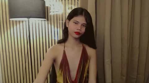 Snapshot of yourfavoratevivian chatting on 11-12-25, 08:41 Vivian online show from 11-12-25, 08:41