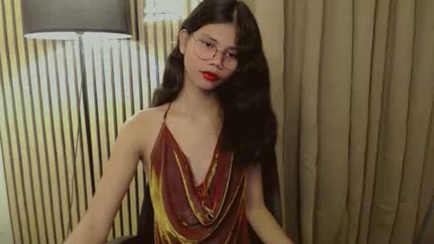 Snapshot of yourfavoratevivian chatting on 11-13-25, 09:47 Vivian online show from 11-13-25, 09:47